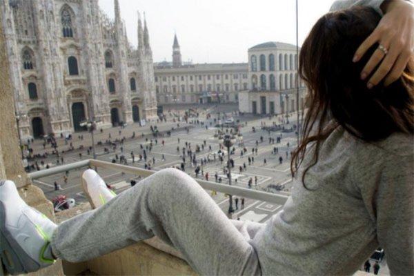 Певица Елена Темникова отдыхает с мужем в Италии, несмотря на опасность