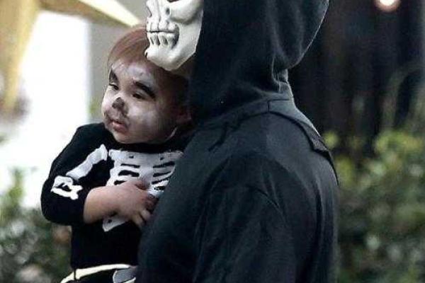 Звездная пара Райан Гослинг и Ева Мендес вышли в свет с годовалой малышкой