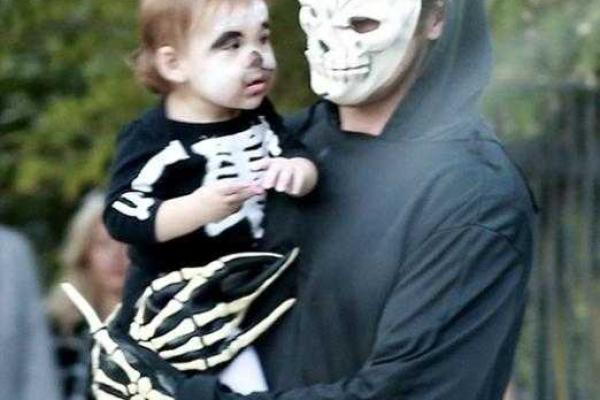 Звездная пара Райан Гослинг и Ева Мендес вышли в свет с годовалой малышкой