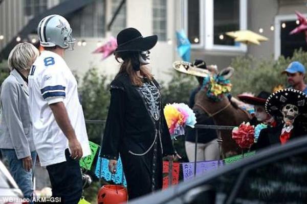 Звездная пара Райан Гослинг и Ева Мендес вышли в свет с годовалой малышкой