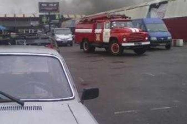 Харьков в дыму: горит рынок Барабашово Харьков в дыму: горит рынок Барабашово