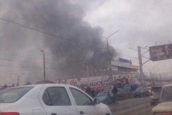 Харьков в дыму: горит рынок Барабашово Харьков в дыму: горит рынок Барабашово