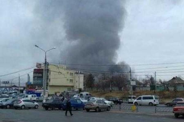 Харьков в дыму: горит рынок Барабашово Харьков в дыму: горит рынок Барабашово