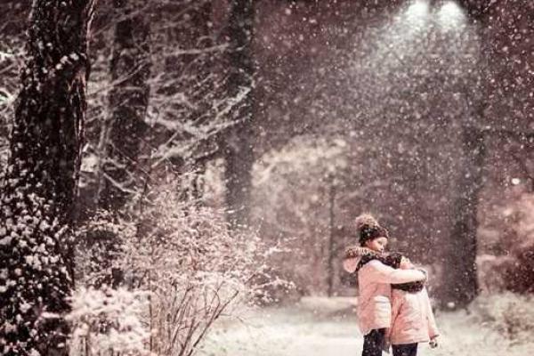 Москва парализована: из-за сильного снегопада много аварий, пробки на дорогах и отмена авиарейсов Москва парализована: из-за сильного снегопада много аварий, пробки на дорогах и отмена авиарейсов