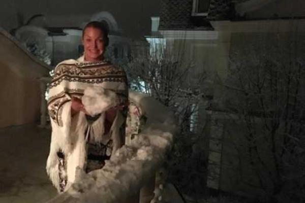 Москва парализована: из-за сильного снегопада много аварий, пробки на дорогах и отмена авиарейсов Москва парализована: из-за сильного снегопада много аварий, пробки на дорогах и отмена авиарейсов