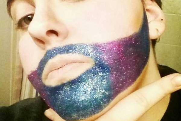 Новым рождественским хитом в Instagam стали блестящие бороды