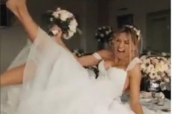 Вера Брежнева показала фото в свадебном наряде и с праздничным тортом