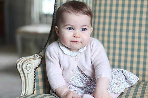 Кейт Миддлтон показала общественности новые фото подросшей дочери Кейт Миддлтон показала общественности новые фото подросшей дочери