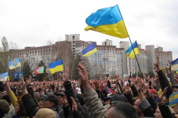 В Кривом Роге "жарко": протестующие выдвинули свои требования В Кривом Роге "жарко": протестующие выдвинули свои требования