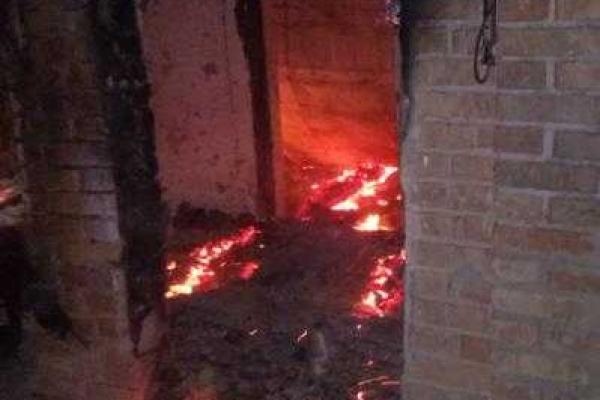 На Днепропетровщине при разборе конструкций сгоревшего дома найдены тела трех человек На Днепропетровщине при разборе конструкций сгоревшего дома найдены тела трех человек