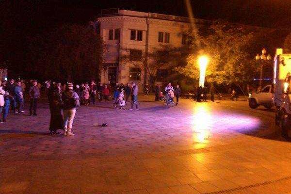 В обесточенный Крым в срочном порядке завезли мобильные телевизоры - для "зомбирования" жителей В обесточенный Крым в срочном порядке завезли мобильные телевизоры - для "зомбирования" жителей