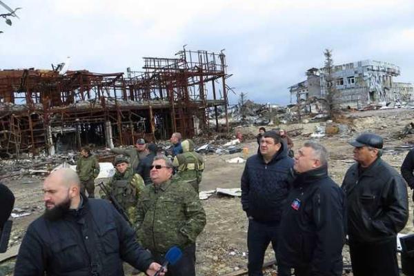 Донецкий Парк кованых фигур пополнится еще одним экспонатом - беседкой из разрушенного аэропорта Донецкий Парк кованых фигур пополнится еще одним экспонатом - беседкой из разрушенного аэропорта