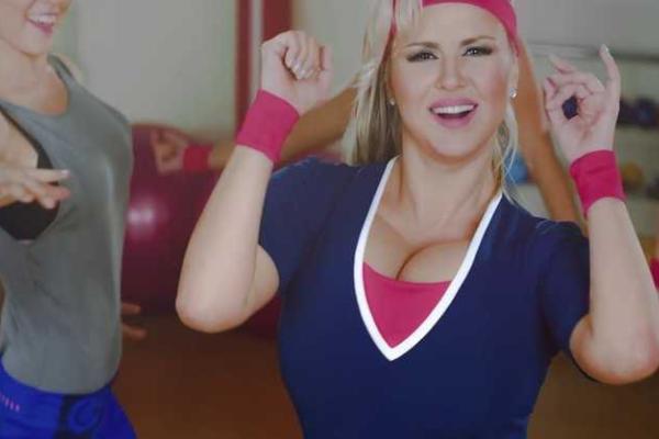 Фанаты Анны Семенович жестко раскритиковали новый клип певицы