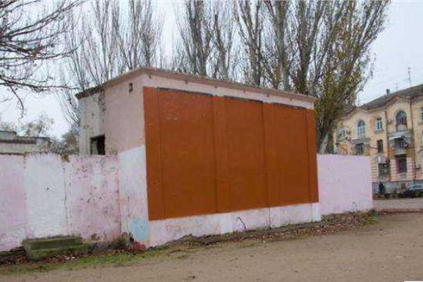Украинские патриоты в Керчи победили: в городе закрасили последнее граффити Путина Украинские патриоты в Керчи победили: в городе закрасили последнее граффити Путина