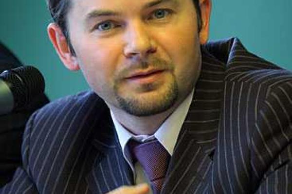 Звезда телесериала "Кухня" сегодня официально развелась с мужем