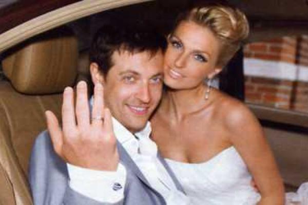 Экс-солистка группы "Фабрика" прокомментировала слухи о своей беременности