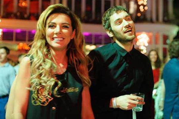 Певица Анна Седокова опровергла слухи о новом романе с молодым исполнителем