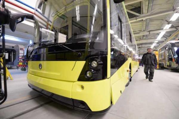 По дорогам Львова отправляется по маршруту первый электробус По дорогам Львова отправляется по маршруту первый электробус