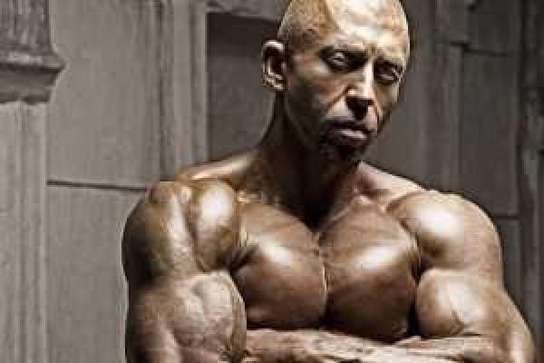 Рэпер Серега бросил семью, переехал в Москву, взял новый псевдоним и поменял внешность 