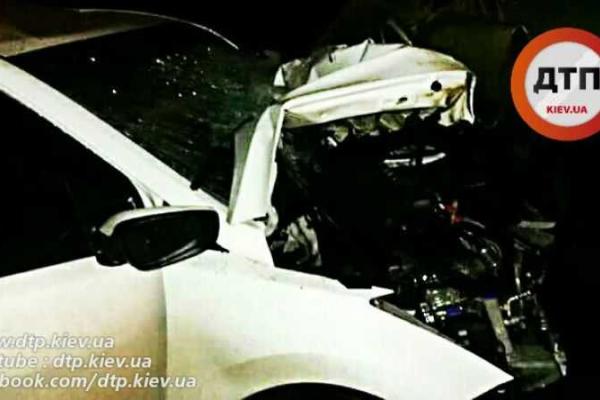 Кровавое ДТП в Киеве: два человека погибли, за жизнь еще троих борются медики Кровавое ДТП в Киеве: два человека погибли, за жизнь еще троих борются медики