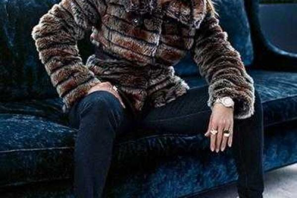 Актриса Дженнифер Лопес выпустила коллекцию модной одежды Актриса Дженнифер Лопес выпустила коллекцию модной одежды