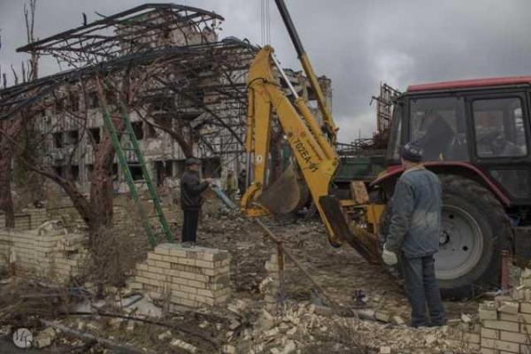 На территории ДАП демонтирована уцелевшая кованая беседка На территории ДАП демонтирована уцелевшая кованая беседка