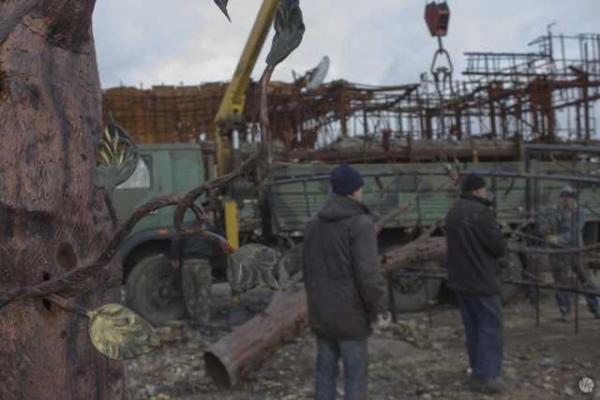На территории ДАП демонтирована уцелевшая кованая беседка На территории ДАП демонтирована уцелевшая кованая беседка