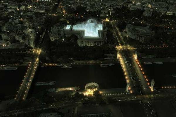В Париже на берегу Сены появится необычный престижный отель в виде колеса обозрения