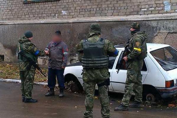 Спецгруппа провела отработку прифронтовой Авдеевки Спецгруппа провела отработку прифронтовой Авдеевки