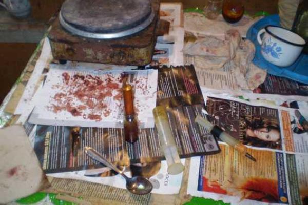 На Донетчине полиция "накрыла" два наркопритона На Донетчине полиция "накрыла" два наркопритона