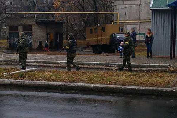 Спецгруппа провела отработку прифронтовой Авдеевки Спецгруппа провела отработку прифронтовой Авдеевки