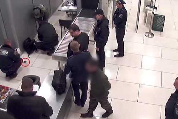 Житель Донетчины пытался пройти на борт самолета с гранатой в ручной клади  Житель Донетчины пытался пройти на борт самолета с гранатой в ручной клади