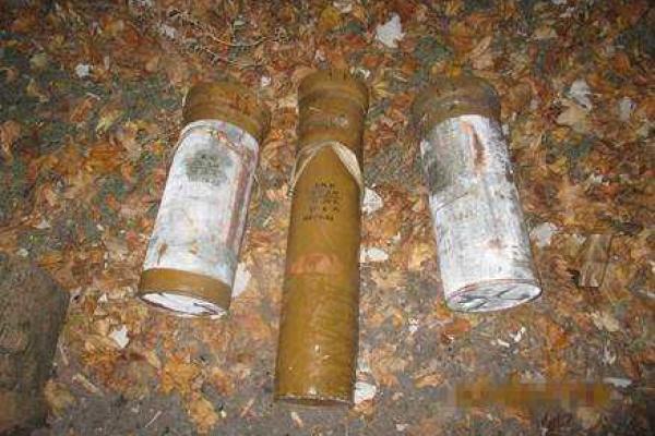 На Донетчине обезвредили два схрона с боеприпасами