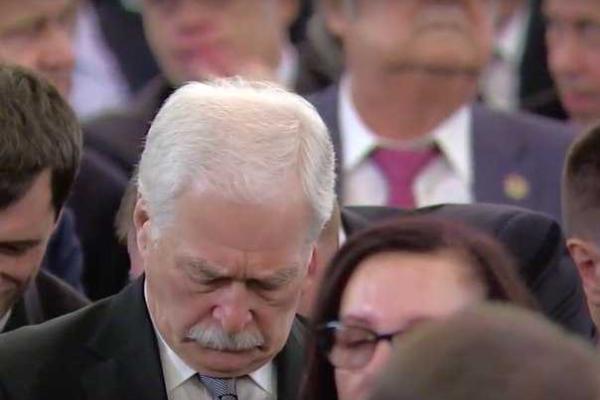 Соцсети шутят: Путин чуть "до смерти" не усыпил зрителей, слушавших его выступление перед Федеральным собранием