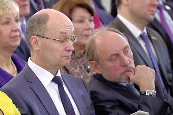 Соцсети шутят: Путин чуть "до смерти" не усыпил зрителей, слушавших его выступление перед Федеральным собранием