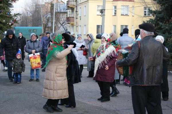 Сотрудники полиции и бойцы ВСУ охраняют правопорядок в городе Счастье и противостоят многочисленным вражеским ДРГ  Сотрудники полиции и бойцы ВСУ охраняют правопорядок в городе Счастье и противостоят многочисленным вражеским ДРГ