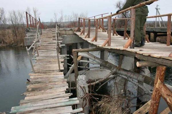 Сотрудники полиции и бойцы ВСУ охраняют правопорядок в городе Счастье и противостоят многочисленным вражеским ДРГ  Сотрудники полиции и бойцы ВСУ охраняют правопорядок в городе Счастье и противостоят многочисленным вражеским ДРГ