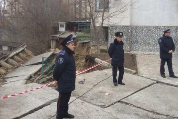 Эксперты определили причину оползня в Киеве