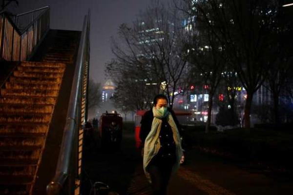 Жители Пекина задыхаются от жуткого смога Жители Пекина задыхаются от жуткого смога