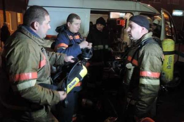 В центре Киева произошел пожар в паркинге, проводилась эвакуация людей В центре Киева произошел пожар в паркинге, проводилась эвакуация людей