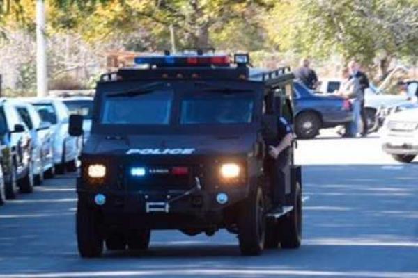 В Сеть попало видео с места кровавого инцидента в Калифорнии, снятое с высоты птичьего полета В Сеть попало видео с места кровавого инцидента в Калифорнии, снятое с высоты птичьего полета