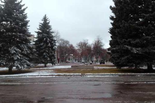 Декоммунизация на Харьковщине: в Лозовой демонтирован 15-метровый герб СССР Декоммунизация на Харьковщине: в Лозовой демонтирован 15-метровый герб СССР