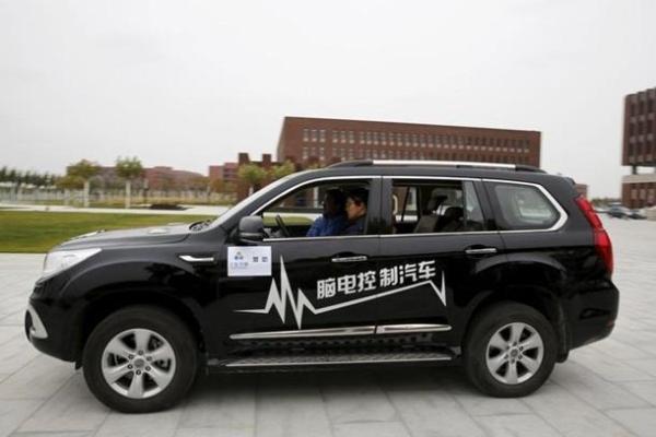 Китайские ученые разработали автомобиль, управляемый силой мысли