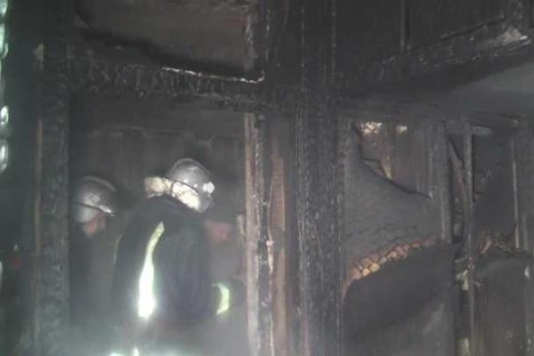 В сгоревшей квартире харьковской многоэтажки обнаружено тело мужчины В сгоревшей квартире харьковской многоэтажки обнаружено тело мужчины