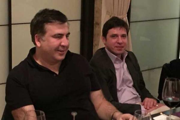 Саакашвили с нардепами-антикоррупционерами устроили заседание в... самом дорогом японском ресторане Киева