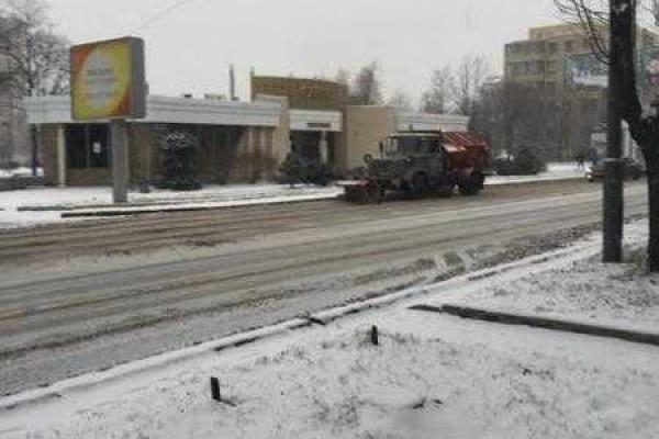 Донецк засыпает снегом Донецк засыпает снегом