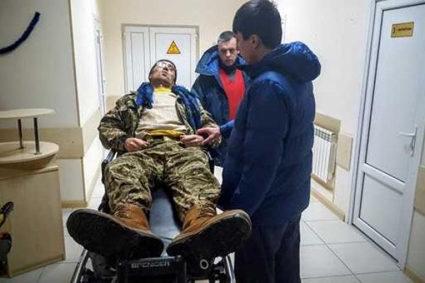 В Военно-медицинский клинический центр Одессы доставили раненых бойцов из зоны АТО В Военно-медицинский клинический центр Одессы доставили раненых бойцов из зоны АТО