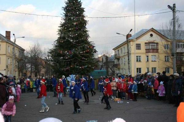 Сотрудники полиции и бойцы ВСУ охраняют правопорядок в городе Счастье и противостоят многочисленным вражеским ДРГ  Сотрудники полиции и бойцы ВСУ охраняют правопорядок в городе Счастье и противостоят многочисленным вражеским ДРГ