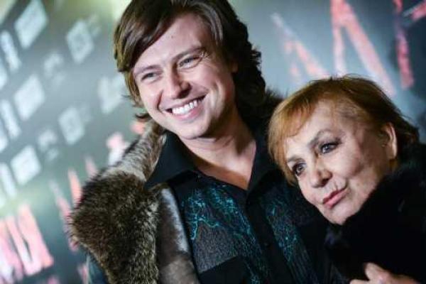 Певец Прохор Шаляпин вышел в свет с новой спутницей