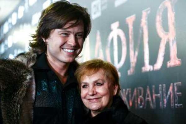 Певец Прохор Шаляпин вышел в свет с новой спутницей